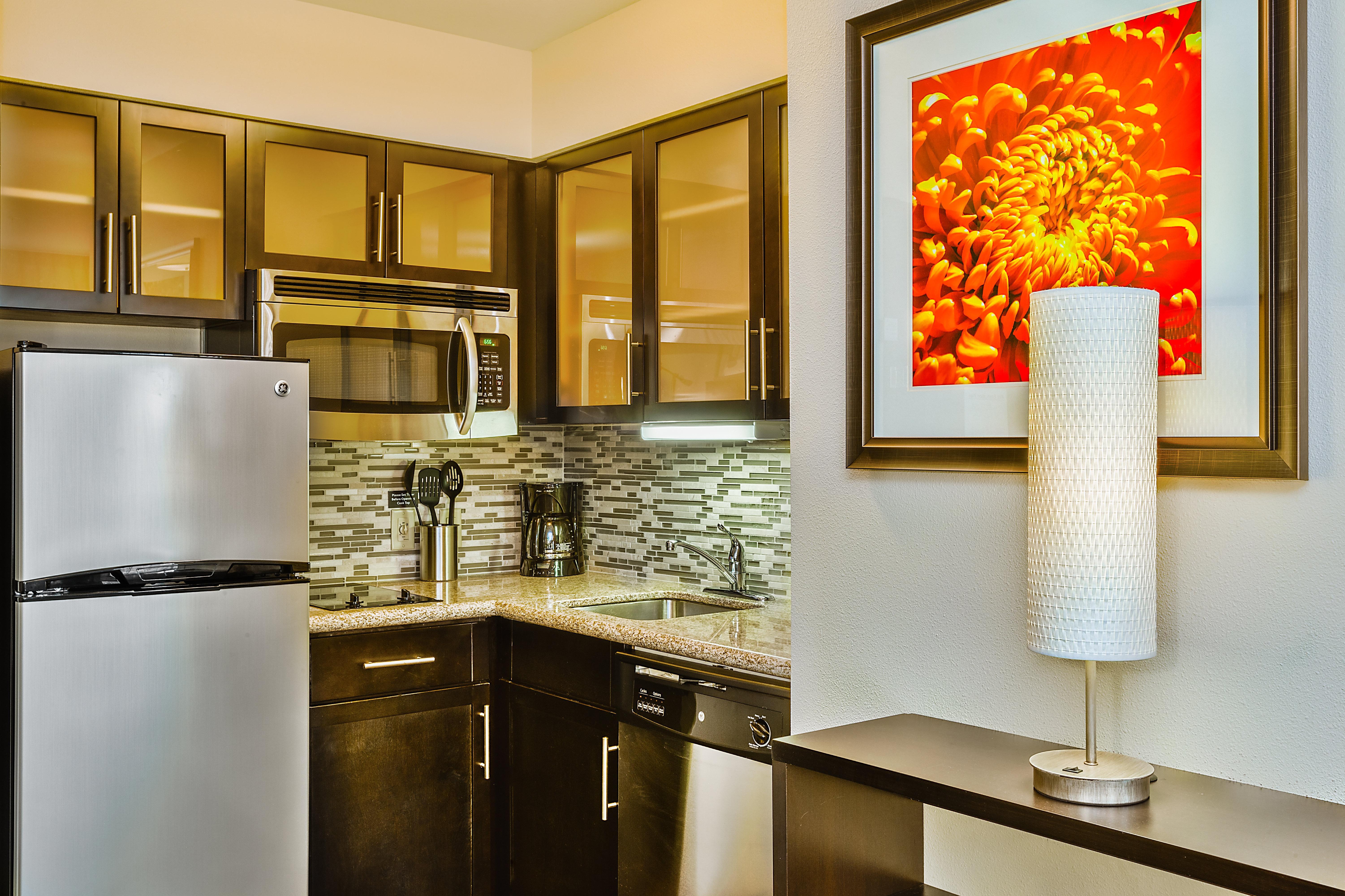 Staybridge Suites Bismarck By Ihg Екстериор снимка