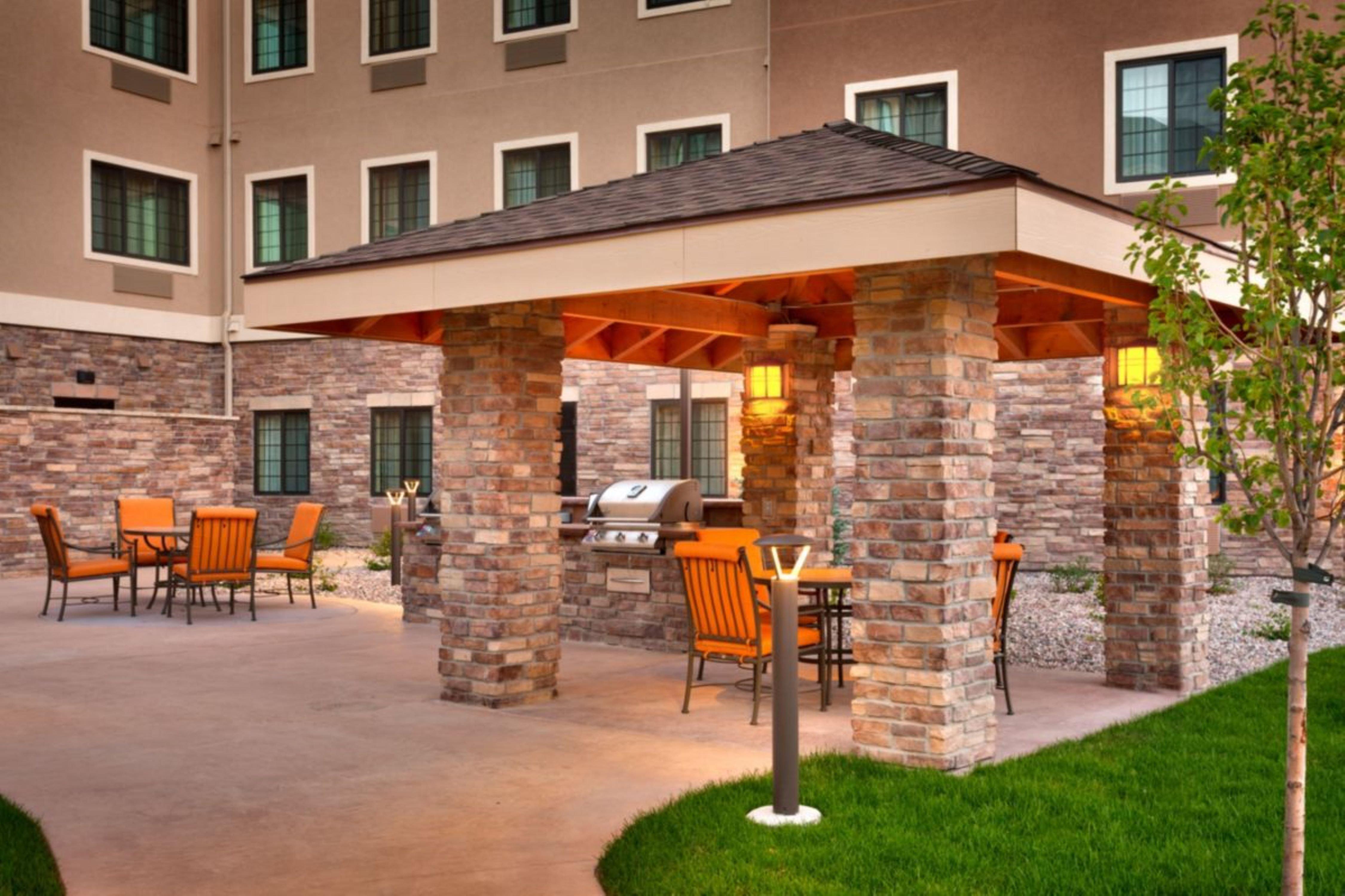 Staybridge Suites Bismarck By Ihg Екстериор снимка