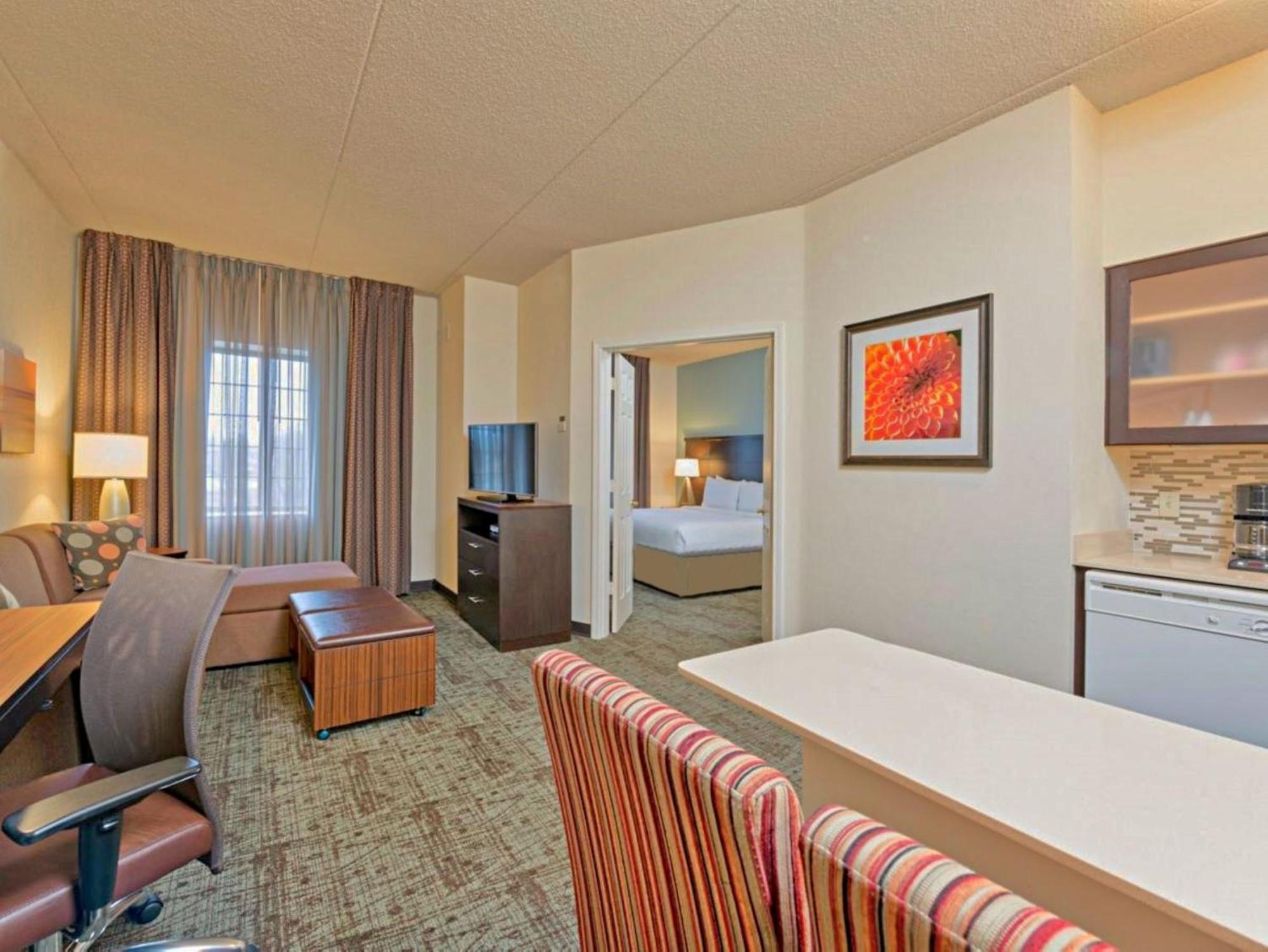 Staybridge Suites Bismarck By Ihg Екстериор снимка